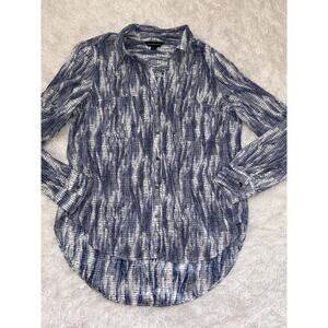 Rock & Republic adult sz. M blue design roll up/down blouse. Pretty